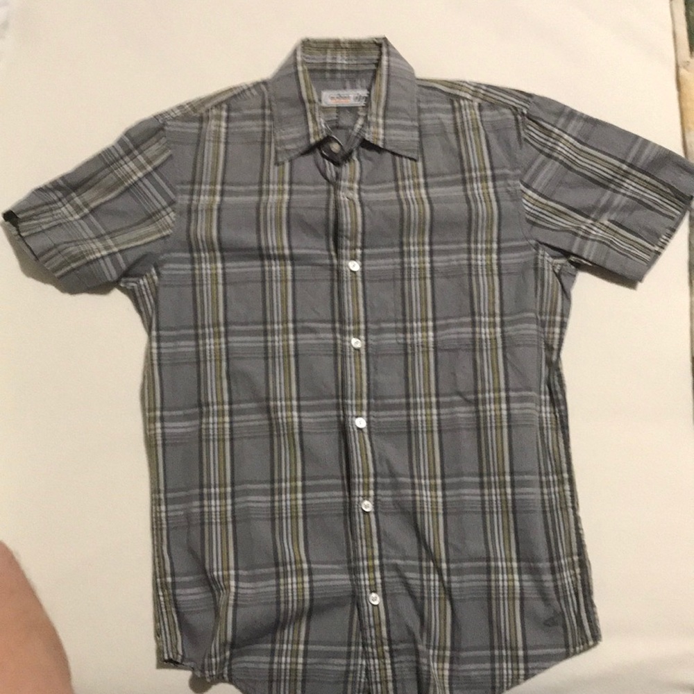 Small Urban Pipeline button up shirt.